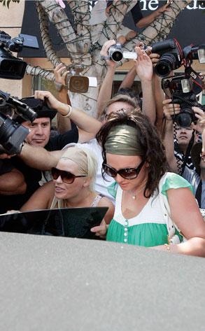 britney-spears-paparazzi.jpg